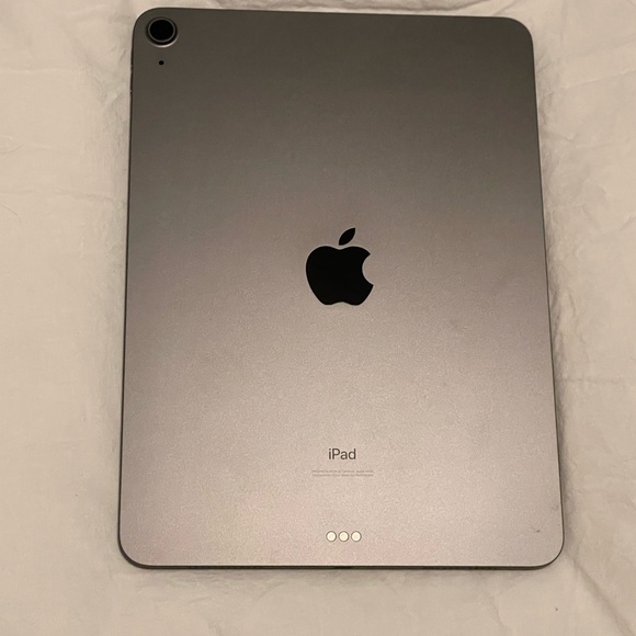 Generation 4 iPad Air (64GB) and Apple Pencil